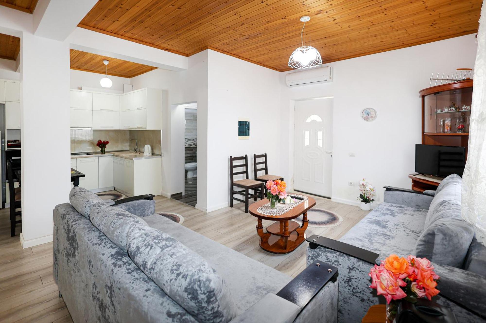 Villa Likaj Берат Екстериор снимка